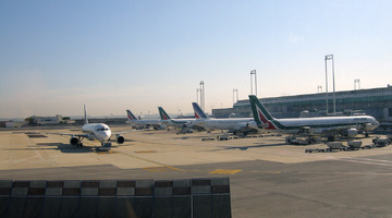 The Complete Fiumicino Airport Transfer Guide: Private Cars, Trains & Taxis to Rome and Beyond
